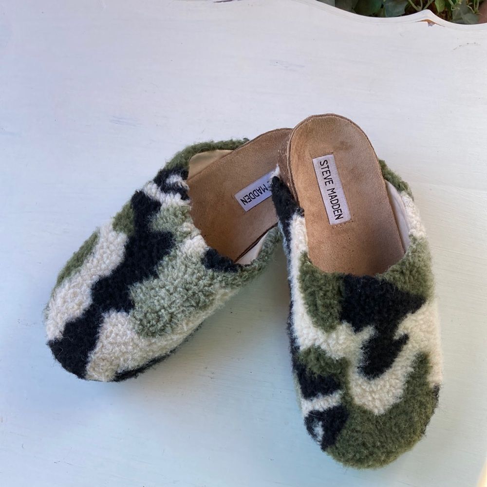 Steve Madden Green and Black Camo Mules